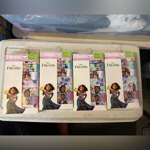 4 PACKAGES OF GIRLS SIZE 2T-3T BRIEFS UNDERWEAR DISNEY ENCANTO 28 PAIRS